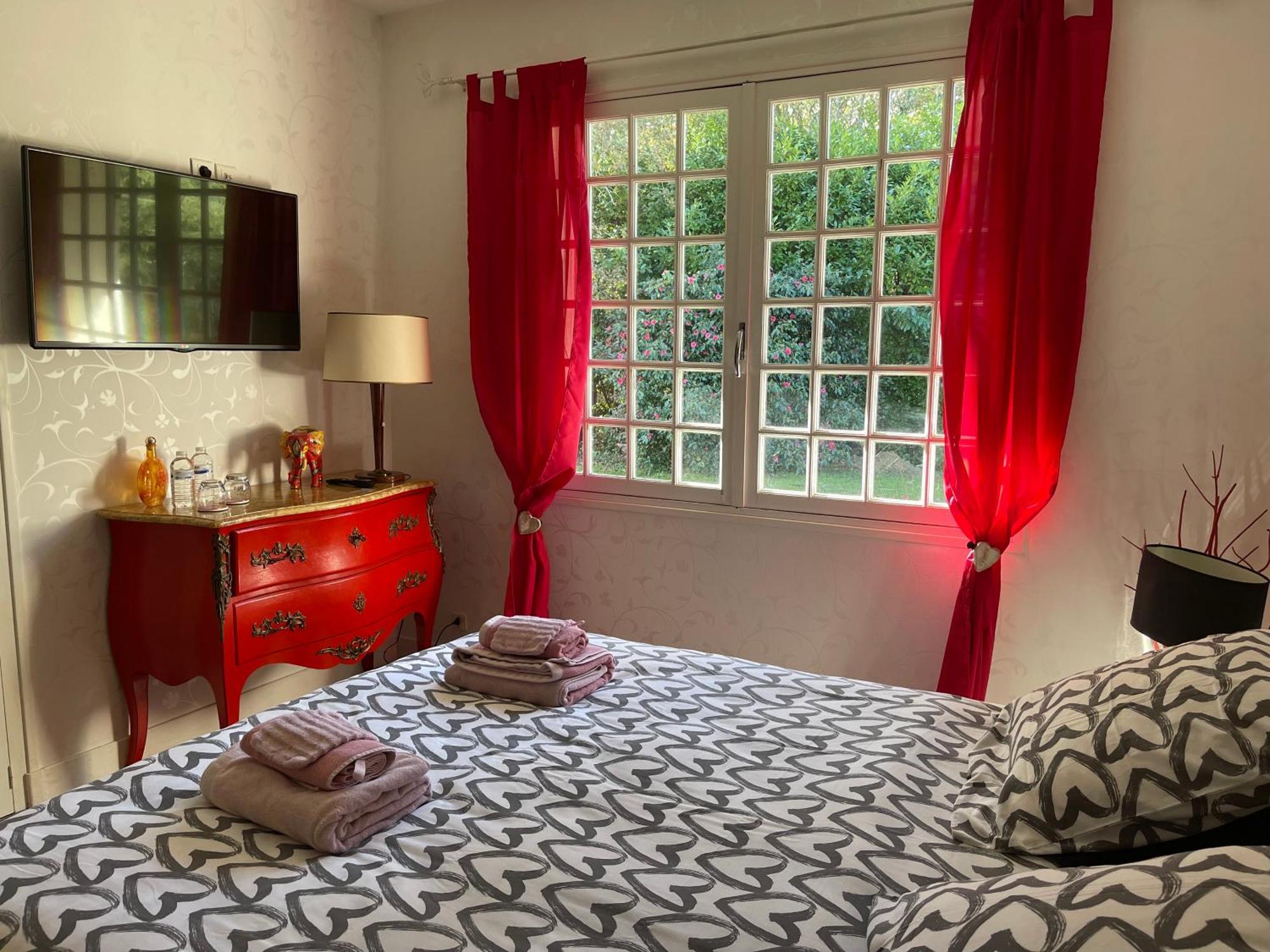 La Belle Chaumiere Bed & Breakfast Bretagne-de-Marsan ภายนอก รูปภาพ