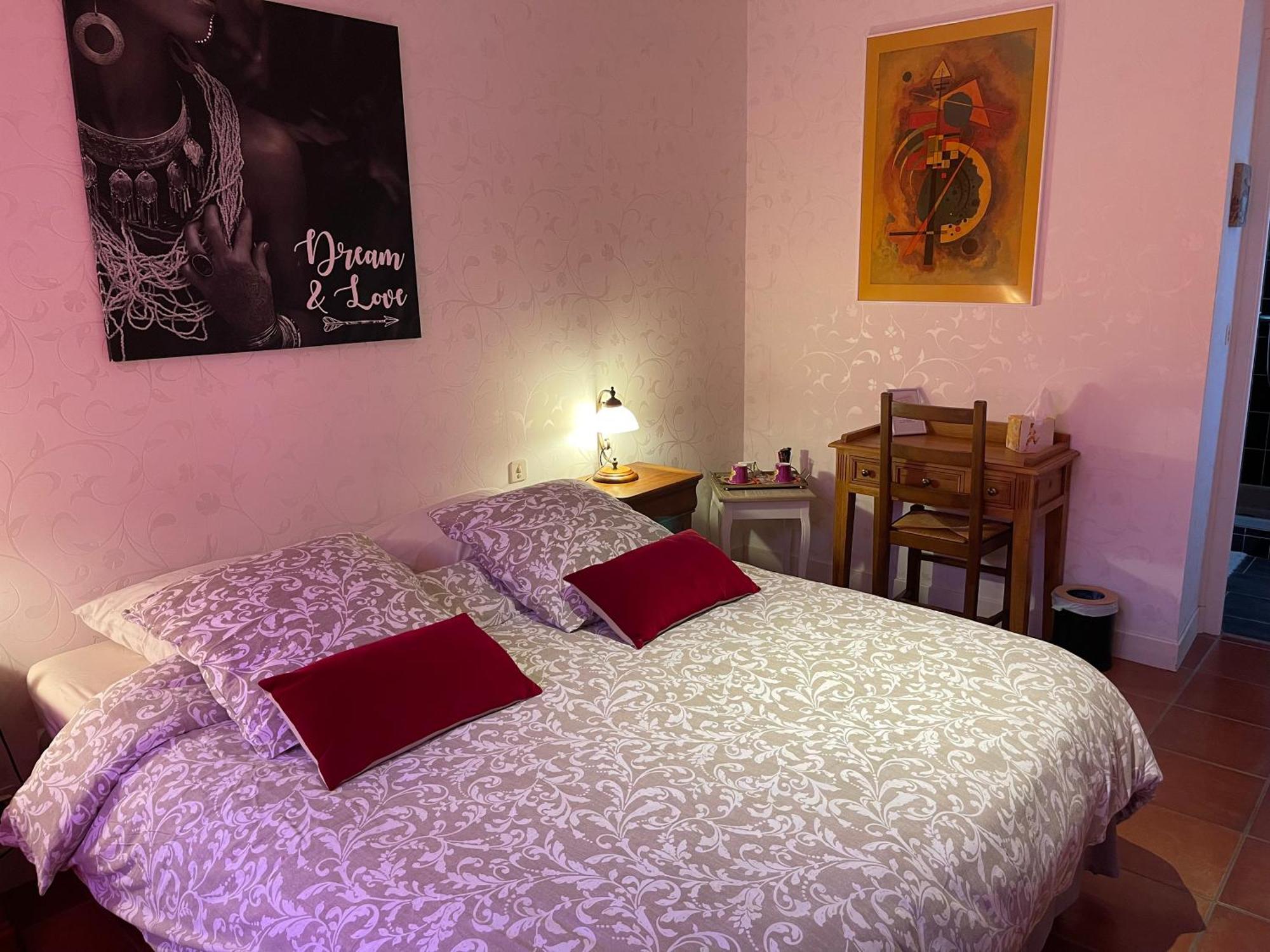 La Belle Chaumiere Bed & Breakfast Bretagne-de-Marsan ภายนอก รูปภาพ