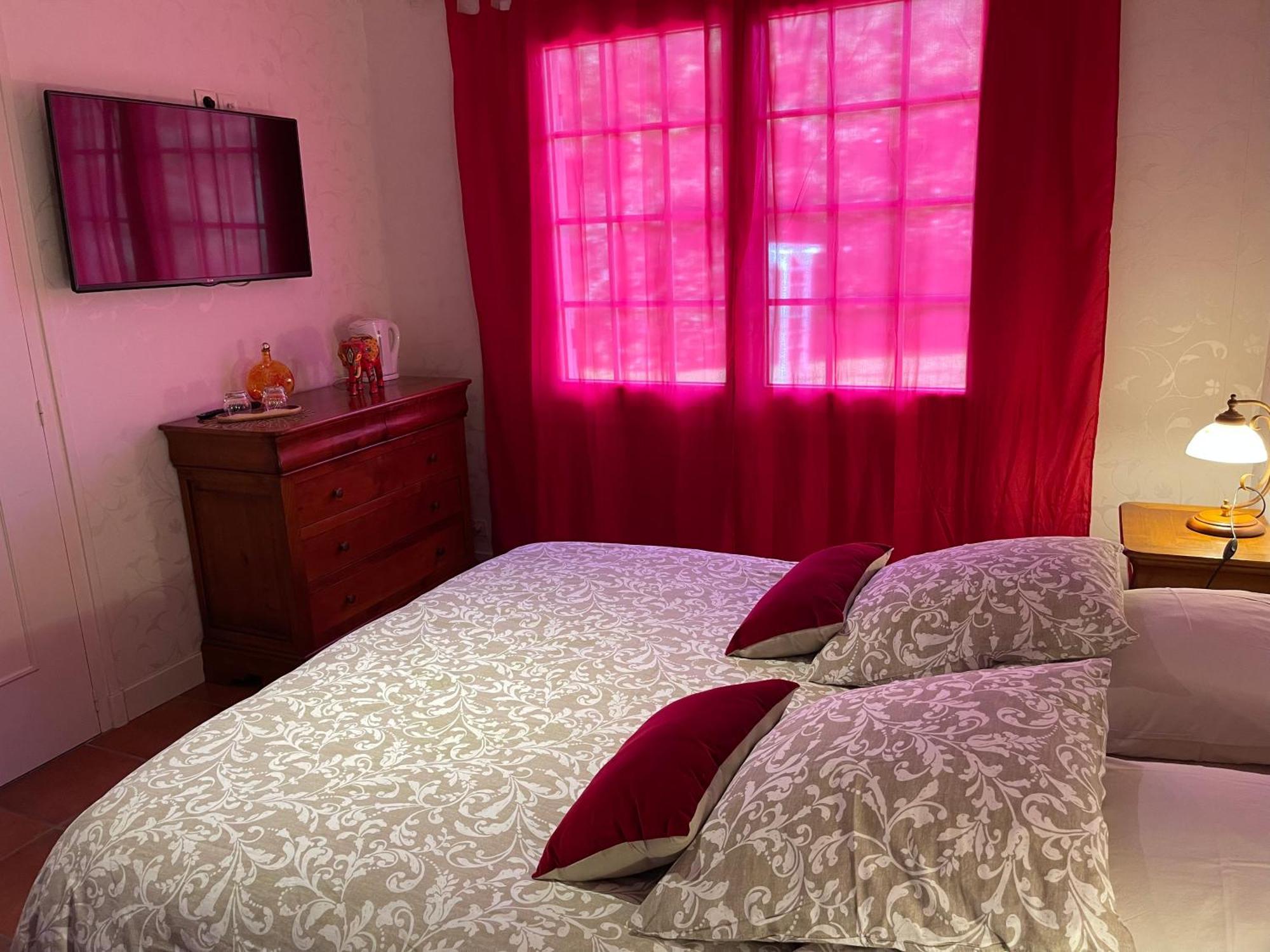La Belle Chaumiere Bed & Breakfast Bretagne-de-Marsan ภายนอก รูปภาพ