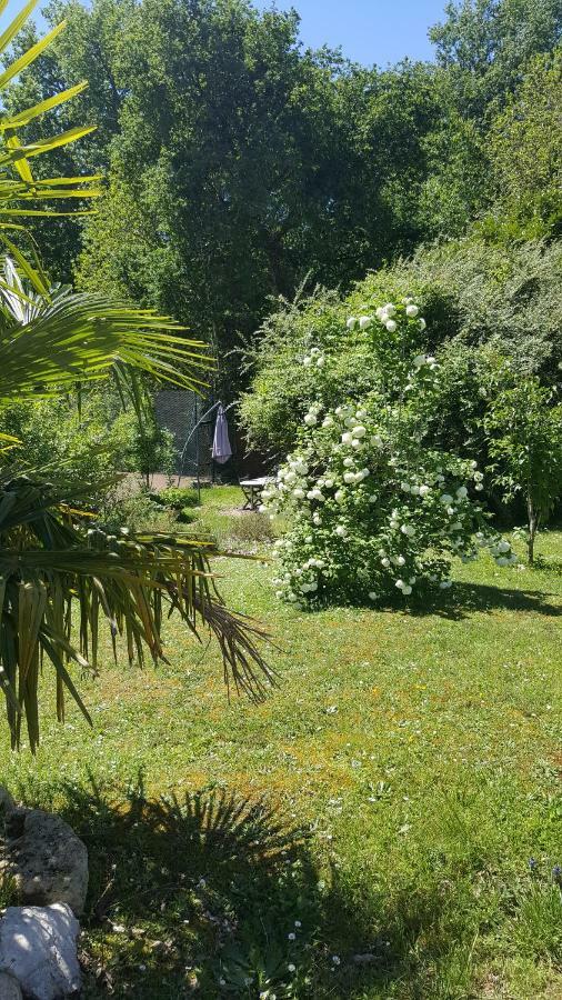 La Belle Chaumiere Bed & Breakfast Bretagne-de-Marsan ภายนอก รูปภาพ
